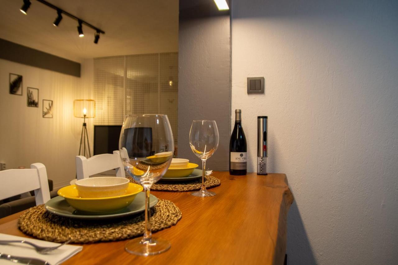 Amazing Flat Near The Coast With A Delightful Shared Terrace Close To Public Transportation In Karsiyaka Izmir Exterior photo