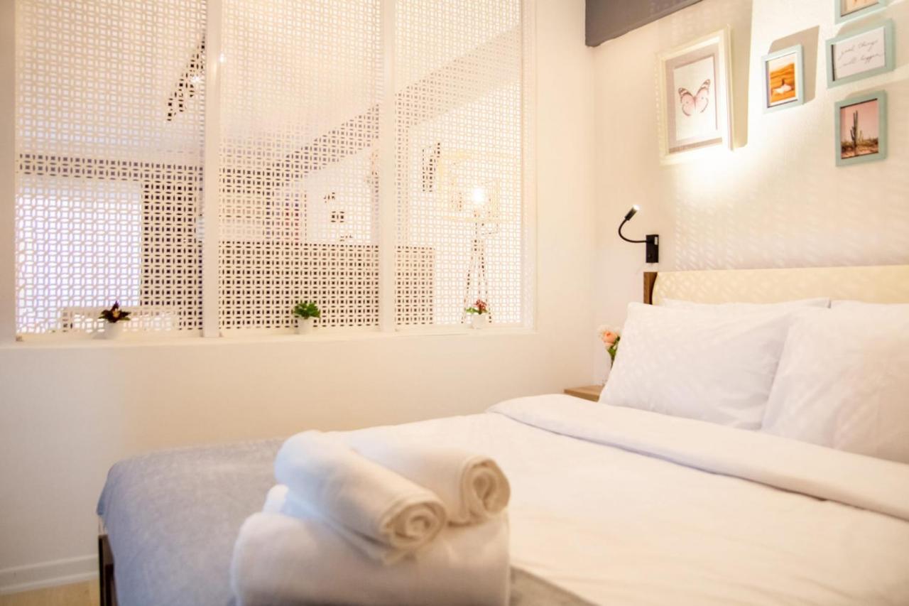 Amazing Flat Near The Coast With A Delightful Shared Terrace Close To Public Transportation In Karsiyaka Izmir Exterior photo